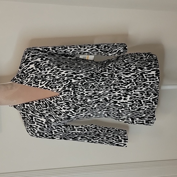 Chaus, Size S, Black and White Leopard Print V-Neck Faux Wrap Blouse, NEW - Picture 1 of 10
